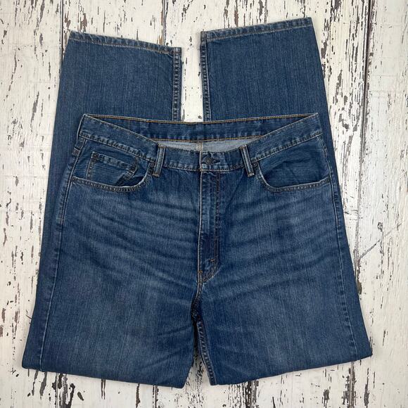 Levi’s 550 jeans men’s 40x36 straight leg
Excellent Condition! - Picture 2 of 4